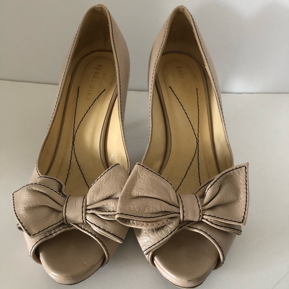 Kate Spade beige open toe pumps. Size 6 - Picture 2 of 6